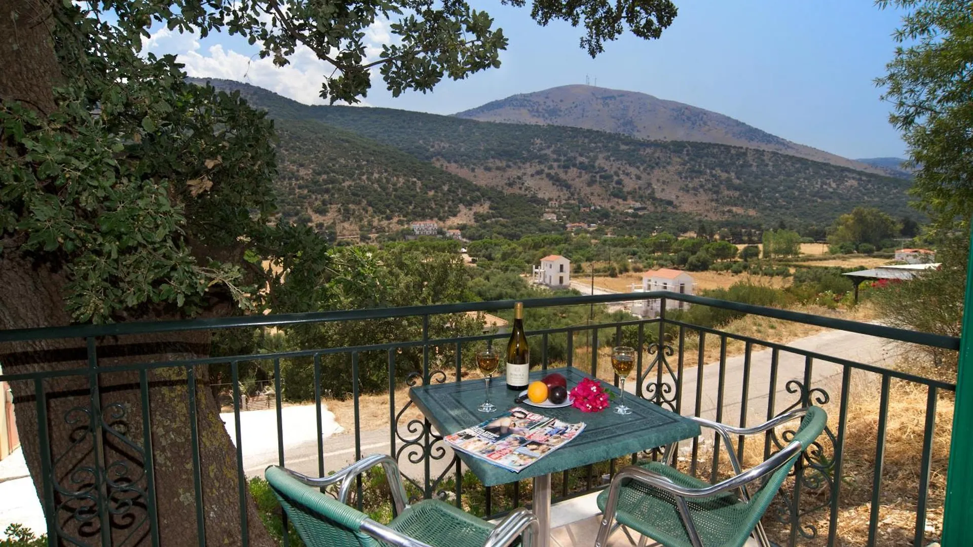 Faos Luxury Apartments 2 Agia Efimia