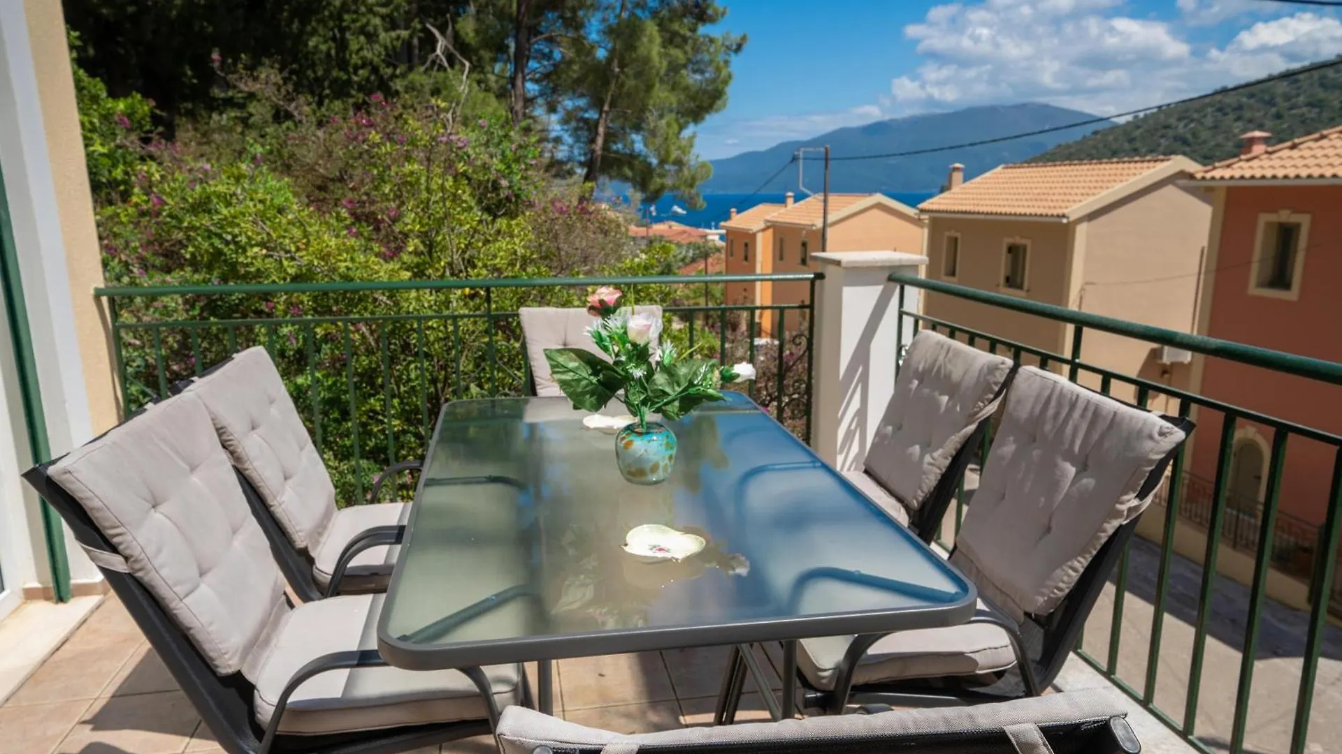 Faos Luxury Apartments 2 Agia Efimia